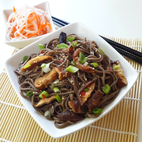 A simple and quick vegan cold noodle salad with soba noodles and shiitake mushrooms in a light dressing. Great for lunch or dinner on a hot summer's day.