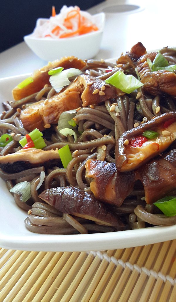 A simple and quick vegan cold noodle salad with soba noodles and shiitake mushrooms in a light dressing. Great for lunch or dinner on a hot summer's day.